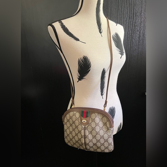 🤩⭐️HOST PICK ⭐️🤩 Gucci Vintage Sling Bag. - Picture 2 of 13